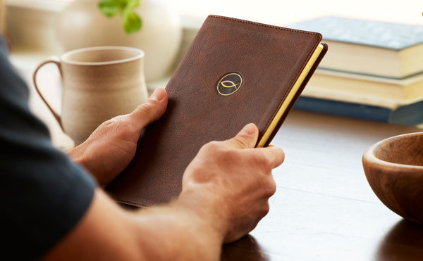 NKJV Spurgeon and the Church: Acts through Revelation with Devotions from Charles Spurgeon, Brown